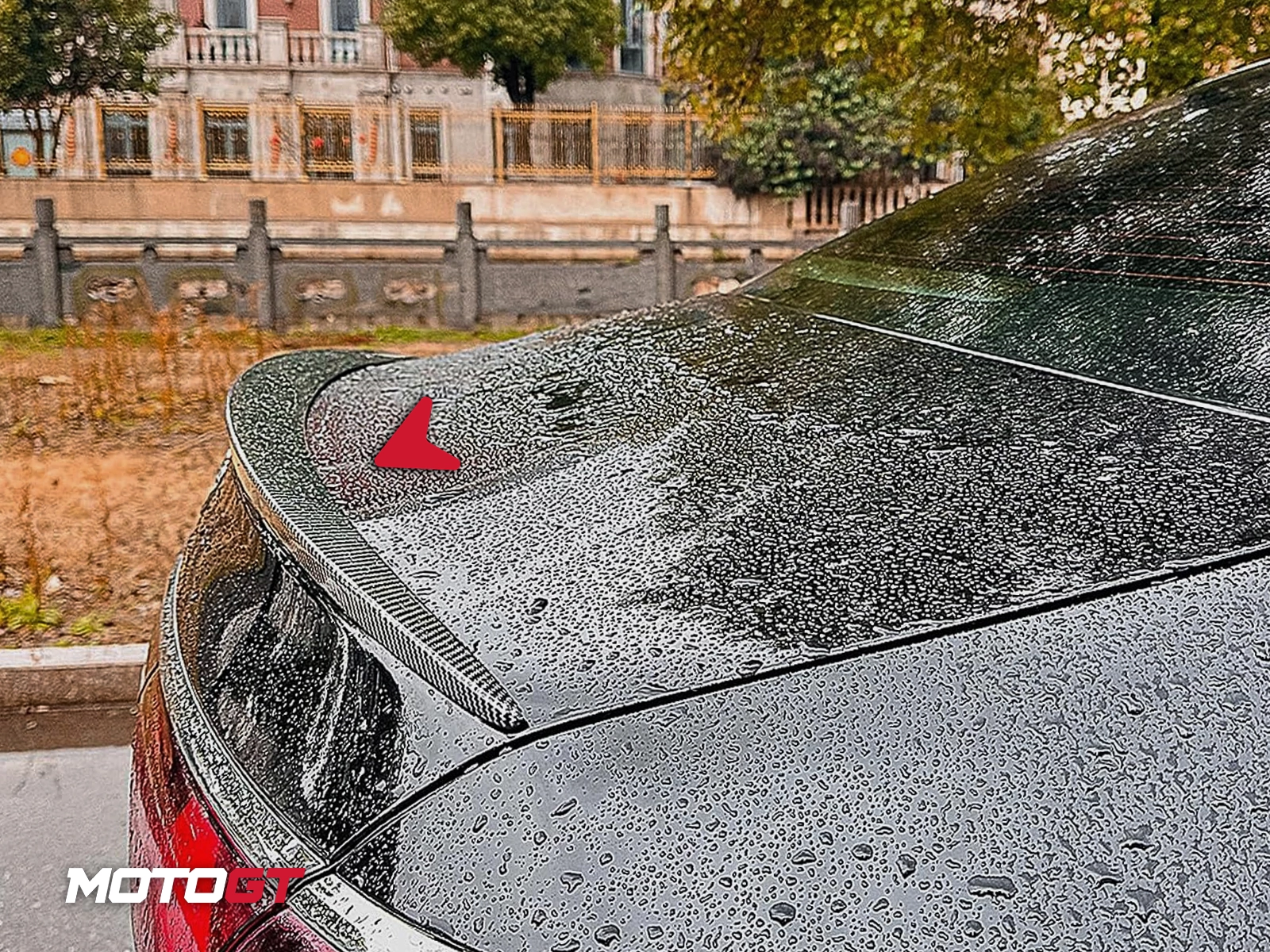 E CLASS REAR SPOILER